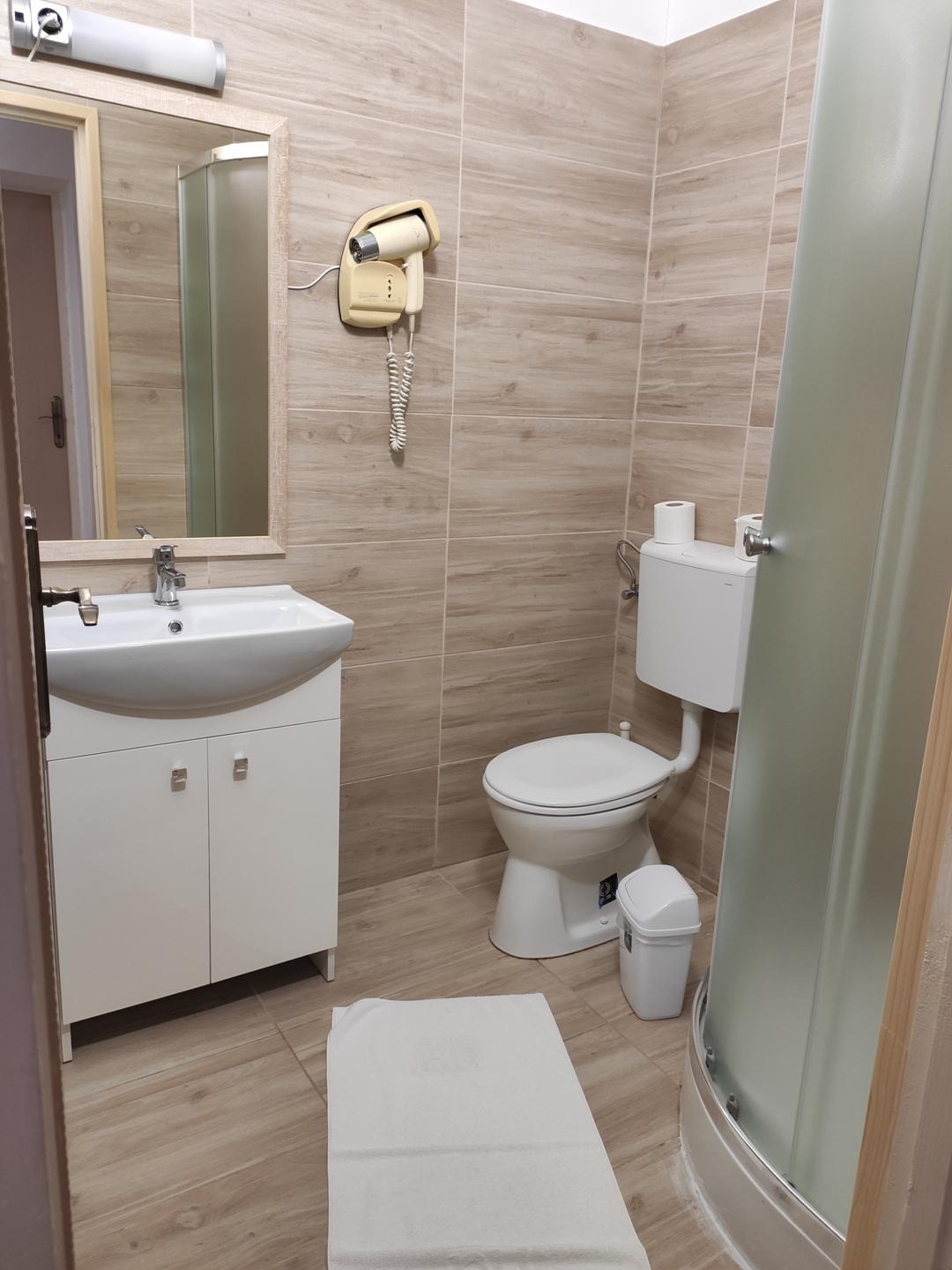 Oereg-To Hotel Es Rendezvenyter Tata Luaran gambar