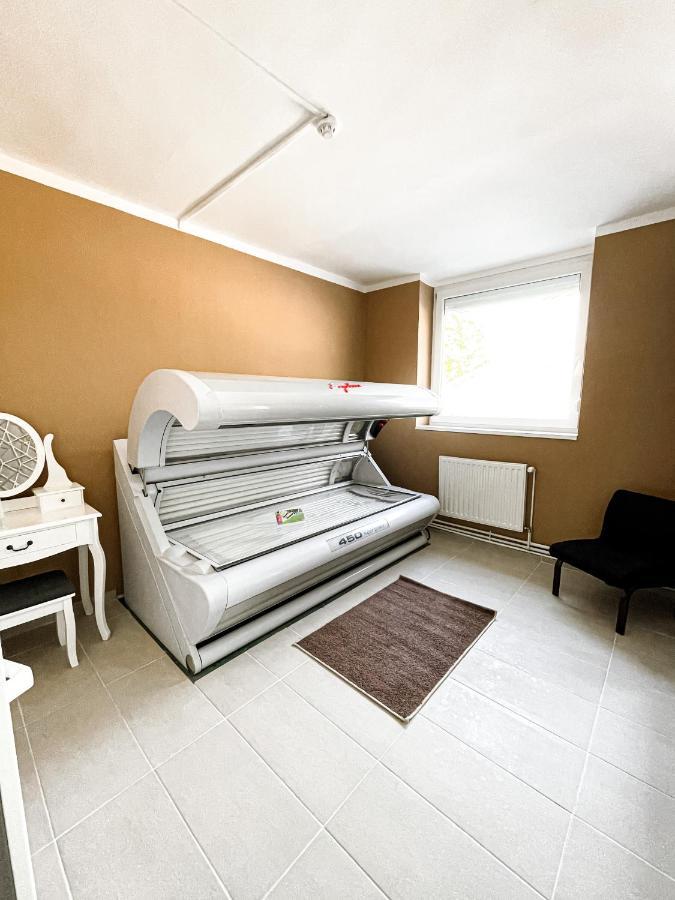 Oereg-To Hotel Es Rendezvenyter Tata Luaran gambar