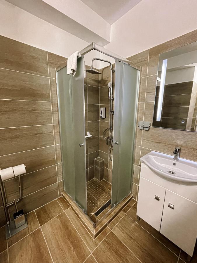 Oereg-To Hotel Es Rendezvenyter Tata Luaran gambar