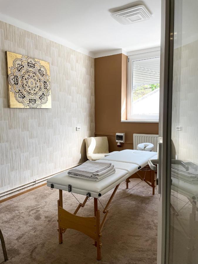Oereg-To Hotel Es Rendezvenyter Tata Luaran gambar